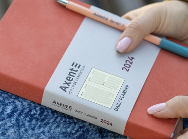 Планер-щоденник Axent 2024: ваш ідеальний побратим для успіху та креативності